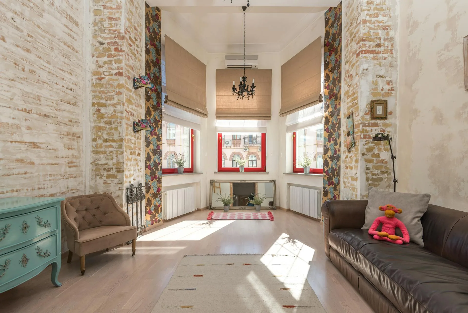 Historic home wallpaper installation in San Francisco Victorian
